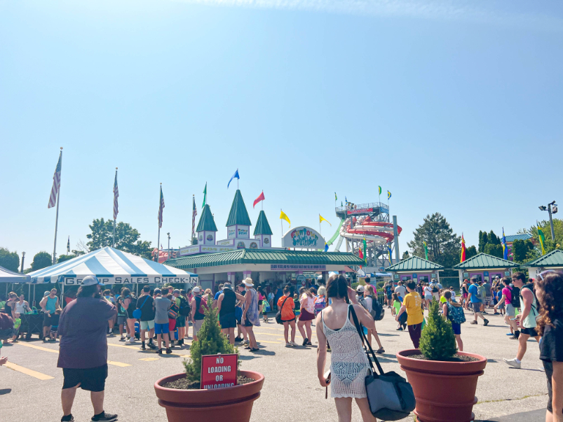 funtown splashtown usa entrance to park